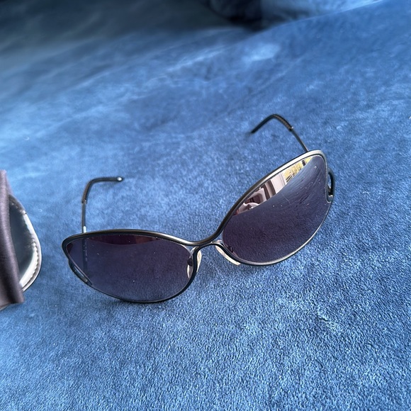 FENDI 5178 Black Oval Sunglasses - Picture 2 of 8